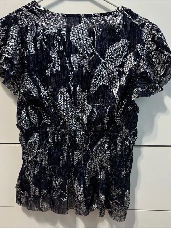 Anthropologie Pattern Flutter Sleeve Blouse NWT - Image 3