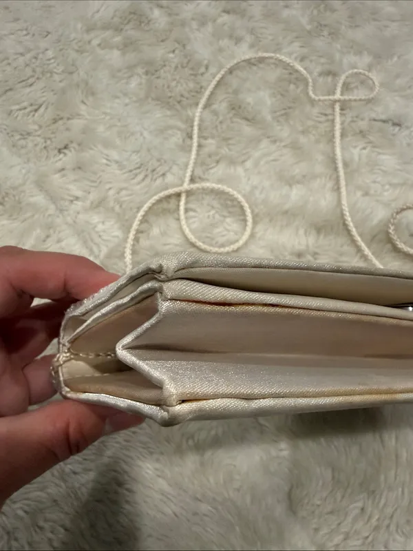 Vintage Stephanie Beaded Cream Evening Clutch with Pearl Scallop Accent - Image 6