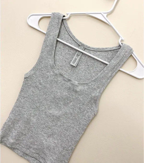 SKIMS cotton rib tank in light heather grey size XS - Image 7