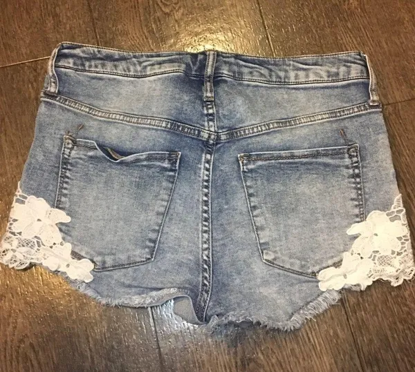 Mossimo High Rise Lace Raw Hem Boho Denim Shorts Size 10/30 - Image 5