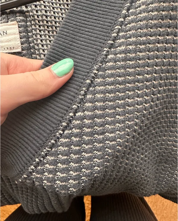 American Eagle V-Neck Sweater  - Image 4