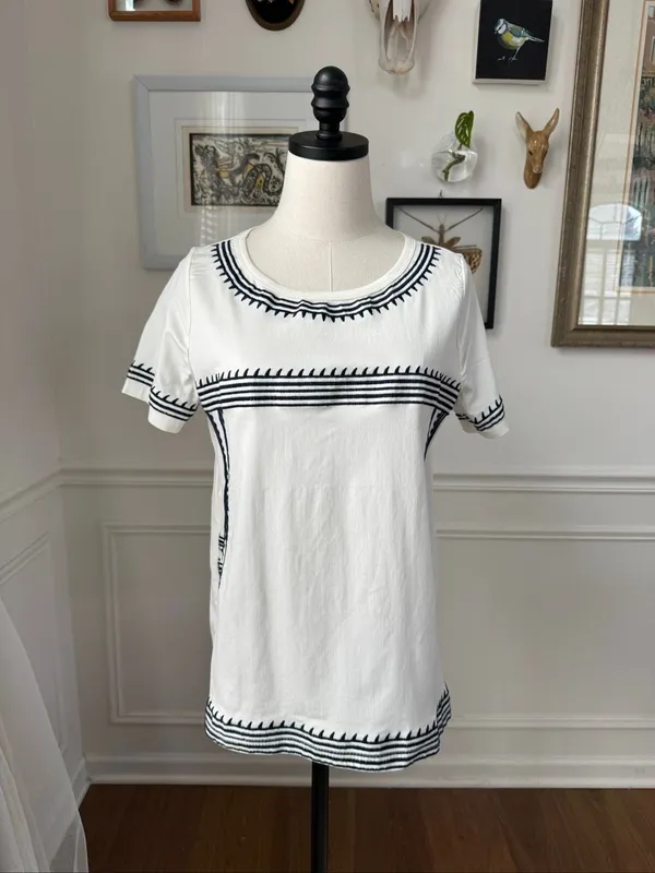 Mindy Mae’s Market & Ampersand White Navy Embroidered Top S M - Image 2
