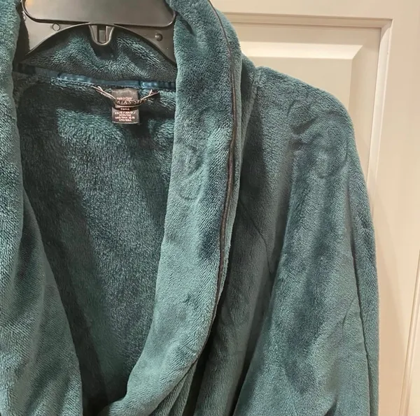 Victoria’s Secret Hunter Green Short Plush Tie Robe Embroidered Logo XS S - Image 3