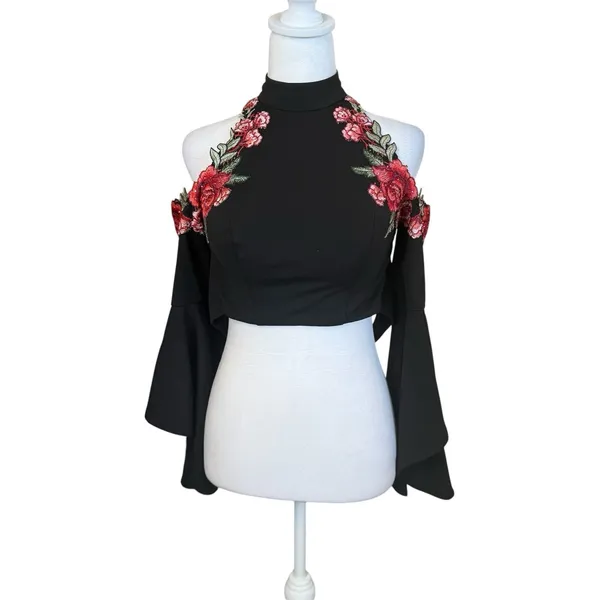 La Femme Black Floral Appliqué Cropped Bell Sleeve Cold Shoulder‎ Top Size 00 - Image 4