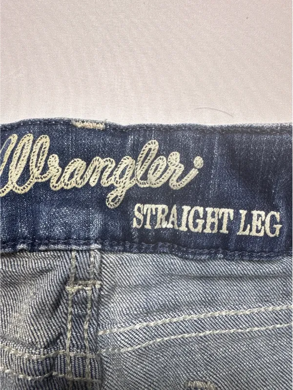 Wrangler Straight Leg Blue Denim Jeans - Classic Comfort & A - Image 6