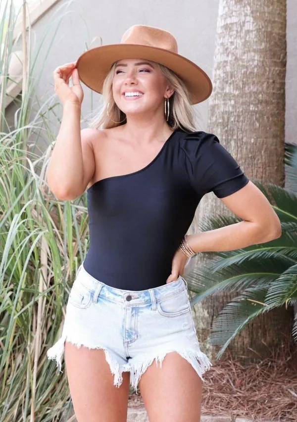 Cello Light Wash Destroyed Denim Shorts Small Light Wash - Image 3