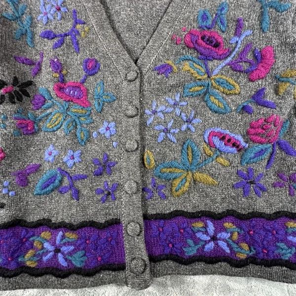 VTG L.L. Bean Womens M 100% Wool Cardigan Sweater Embroidered Elbow Patches 80's - Image 8