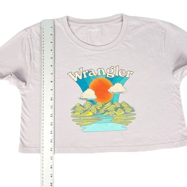 Wrangler Light Purple Mountain Valley Logo Cropped Tee Size Small‎ - Image 4