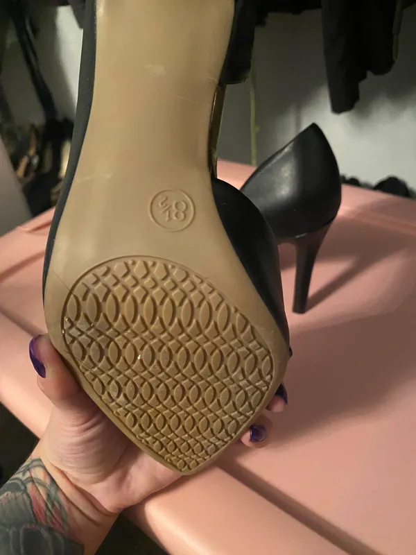 Classy Black Heels Size 8.5 - Image 3