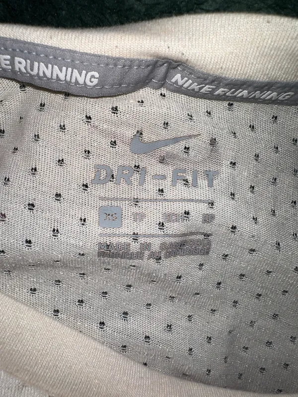 Nike Workout Shirt - Image 5
