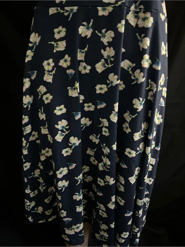 MS Basic Women's Navy & White Floral Wrap Dress LG - Image 8