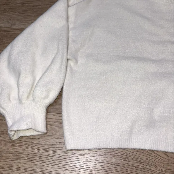 Le Lis Women's White Sweater With Ties Large - Image 11