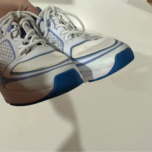 Fabletics Westlake Performance Sneakers in Vintage Blue Size‎ 7 - Image 4