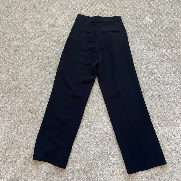 Aritzia Effortless Pant Black Crepette High Rise Wide Leg Pockets Zipper Size 2 - Image 4