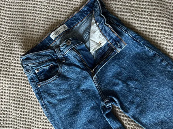 90s Abercrombie Mid-Rise Straight Jeans - Image 2