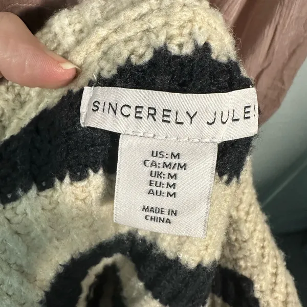 Sincerely Jules Black and Tan Striped Sweater Size Medium NWOT - Image 9