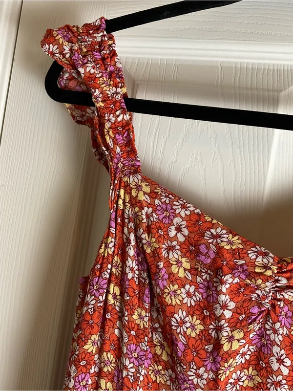 LUSH Floral midi Dress Size Large Ruffle Strap Smocked - Image 5