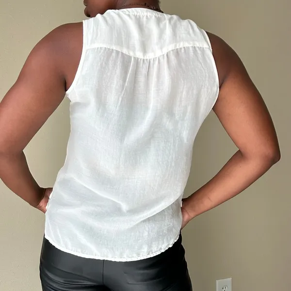 Ann Taylor Loft White Ruffle Button Down Tank Top Size Small - Image 5