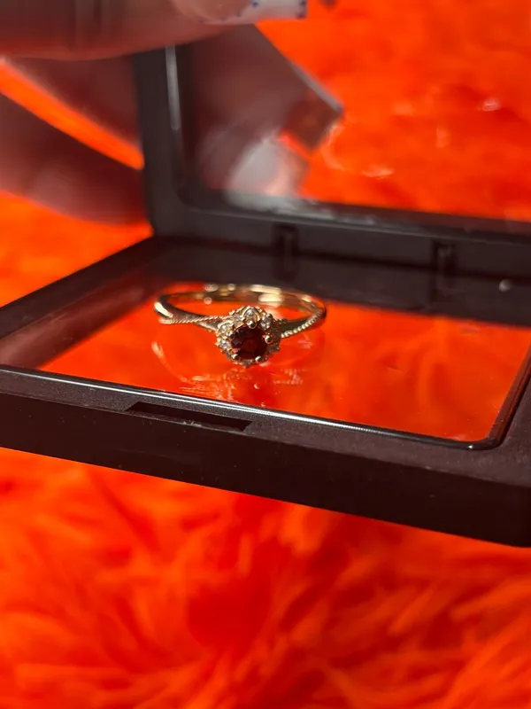 Red gemstone ring Gold - Image 4
