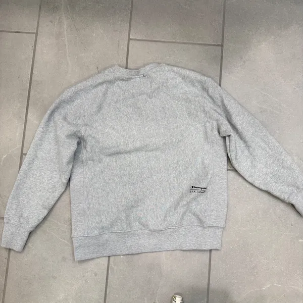 NWOT Champion Women's Fleece Crewneck Sweatshirt - Heather Grey M - Image 2