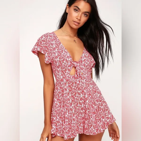 Lulus Dondi Print Tie-Front Short Sleeve Romper in Red and‎ White Size Small - Image 13