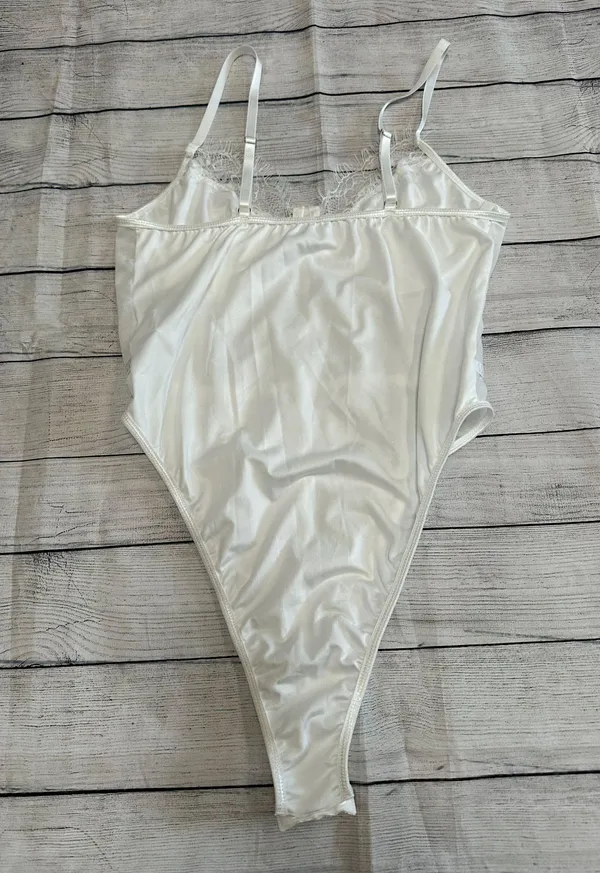 White Lace Bodysuit Size L - Image 3