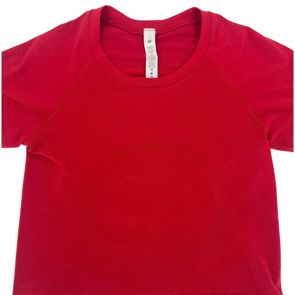Lululemon Swiftly Tech Cropped Short Sleeve 2.0 Oxford‎ Red Size 2 - Image 4