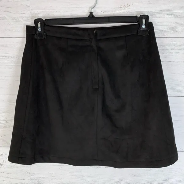 HYFVE black faux suede mini skirt size M with pockets New with tags - Image 2
