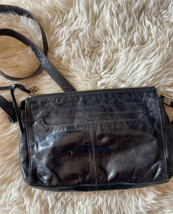 Hobo International Tobey Crossbody bag glazed leather. - Image 11