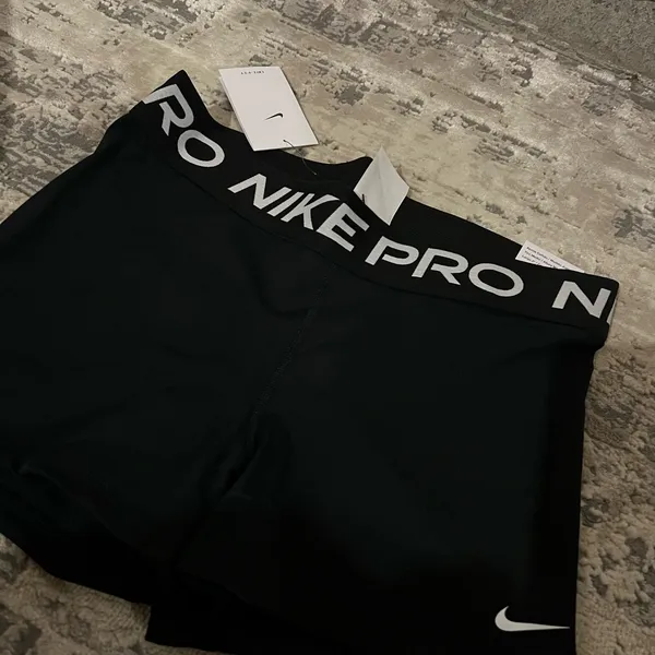 NWT Nike Black Pro 3" Shorts Size Large - Image 3