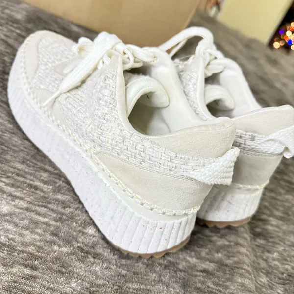 Universal Threads White Platform Tennis Memory Foam & Platform Heel Womens 9.5 - Image 4