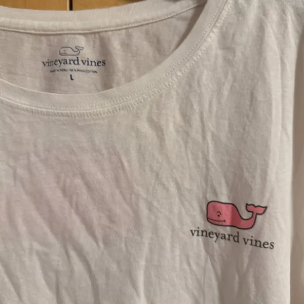 Vineyard Vines long sleeve - Image 2