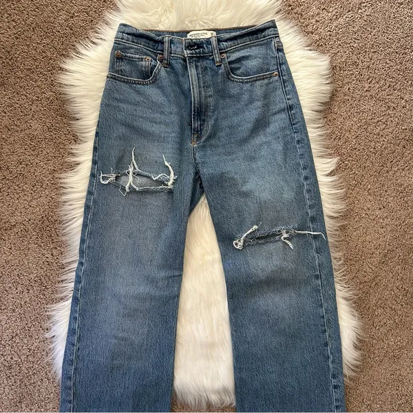 Abercrombie & Fitch 90’s Relaxed Jean - Image 2