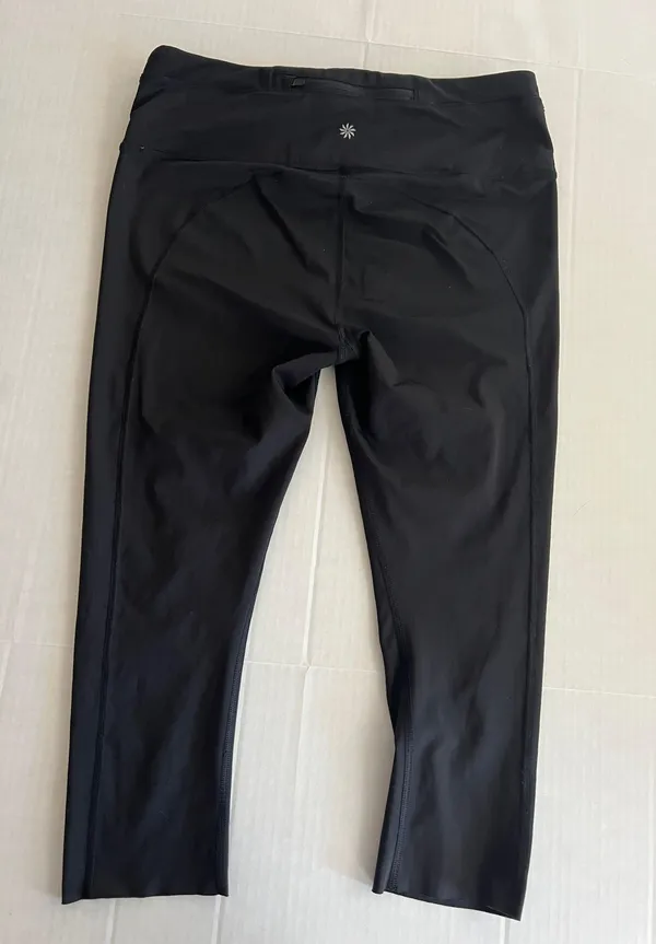 Accelerate Capri Leggings Size L - Image 2