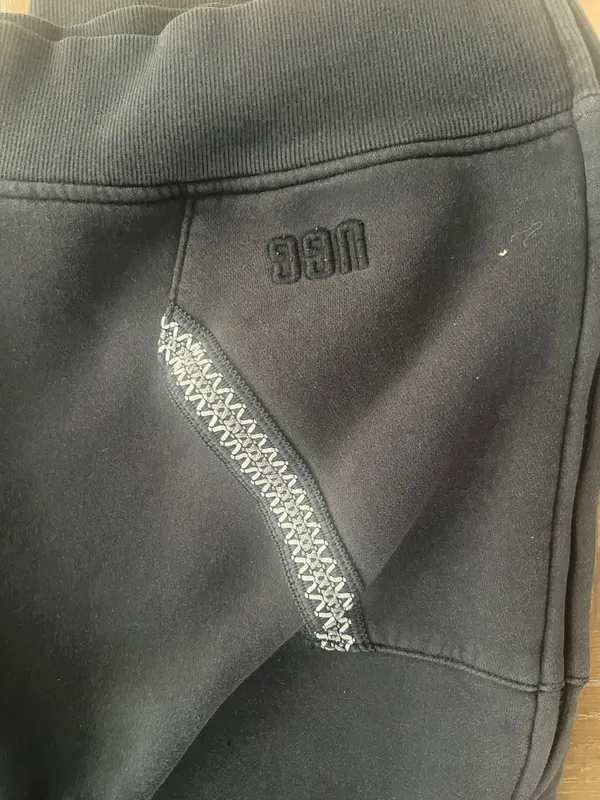 Black UGG Zip Up Sweater Sweater large - Image 5