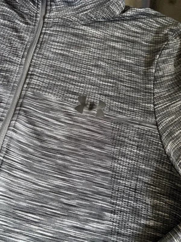 Under Armour top - Image 2