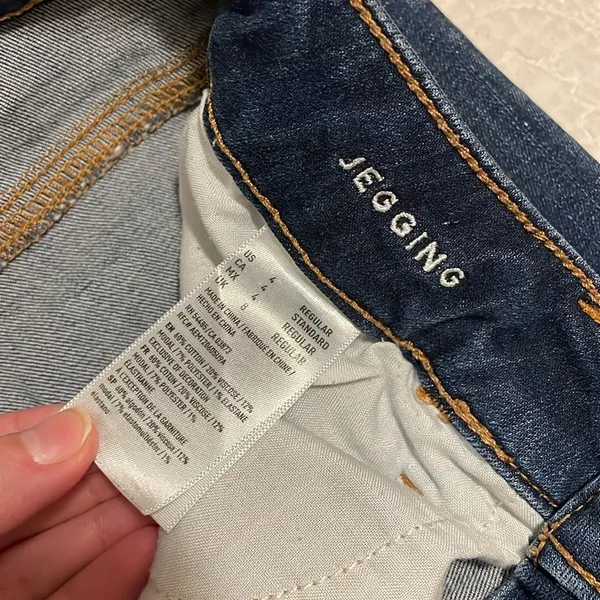 American Eagle Dark Wash Distressed Skinny Jeans Jeggings - Image 3