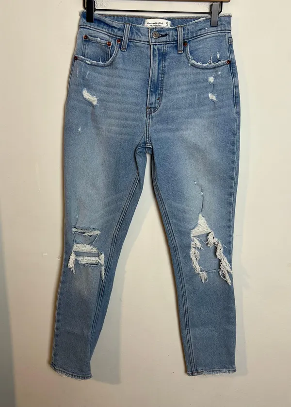 ABERCROMBIE- High Rise Mom Jean Distressed Denim Stretch Denim All Day Comfort - Image 2