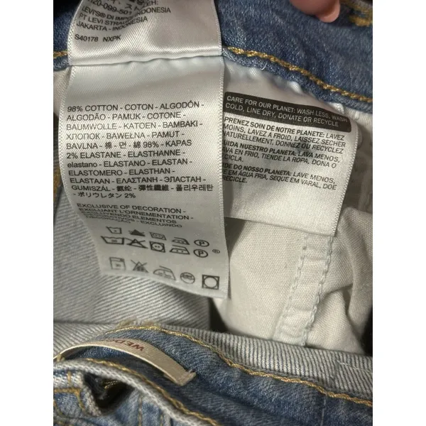 Levi's Women's Wedgie Straight Distressed Button-Fly Blue Jeans size 24 - Image 10