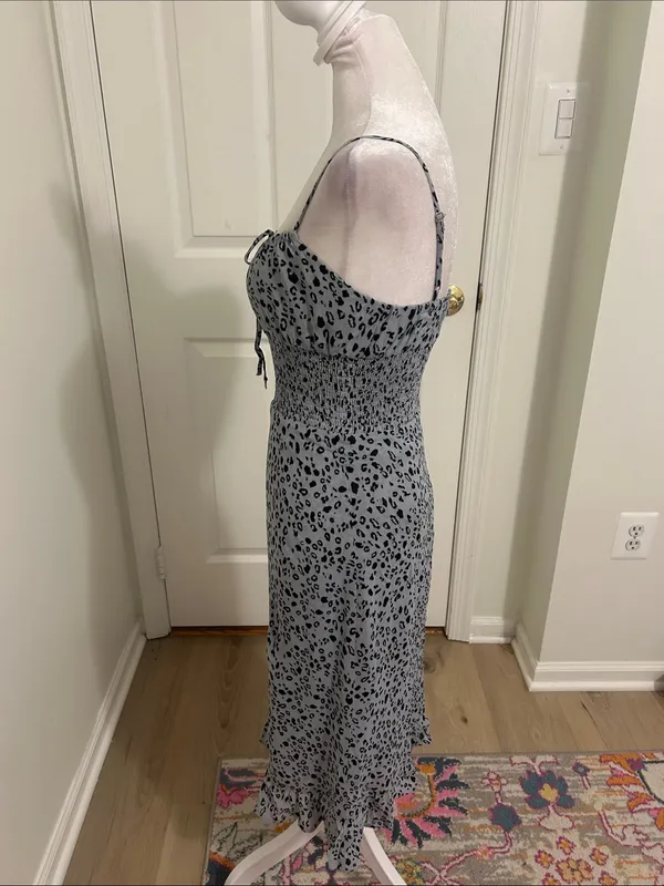 Reformation Genie Midi Dress In Lynx Leopard Print Gray Size 0 Smocked Waist - Image 9