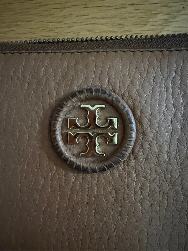 TORY BURCH -  Brown Leather Zip Wallet - Image 2