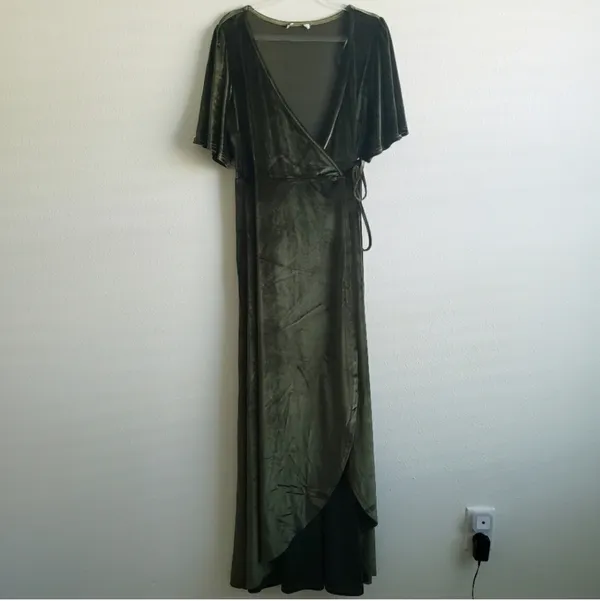 Baltic Born Katelyn Velvet Wrap Maxi Dress New Without Tags - Image 3
