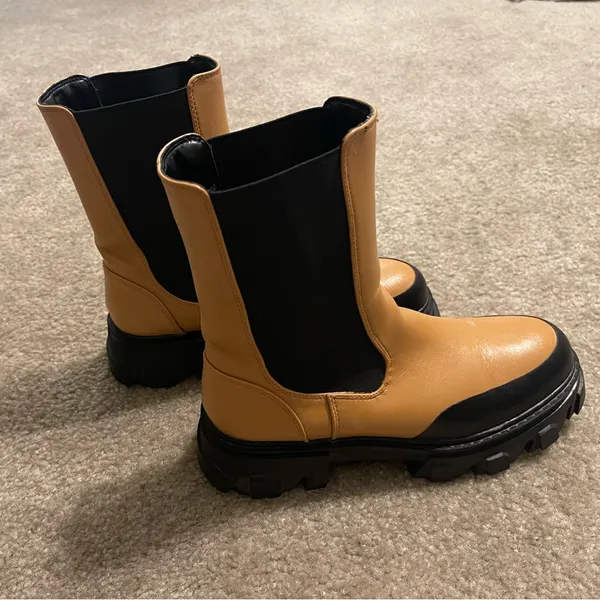 Women’s Billini Yuna Desert Platform Slip-On Combat Boots Size 8 - Image 6