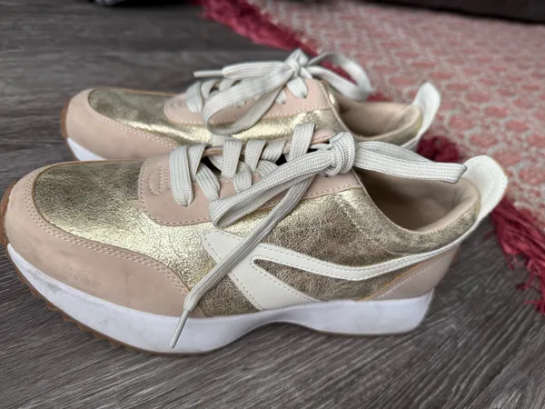 Project Cloud Shoes Gold Size 7.5 - Image 6