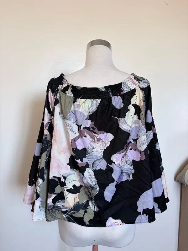 Bar III Black Floral Off-the-Shoulder Bell Sleeve Blouse - Image 3