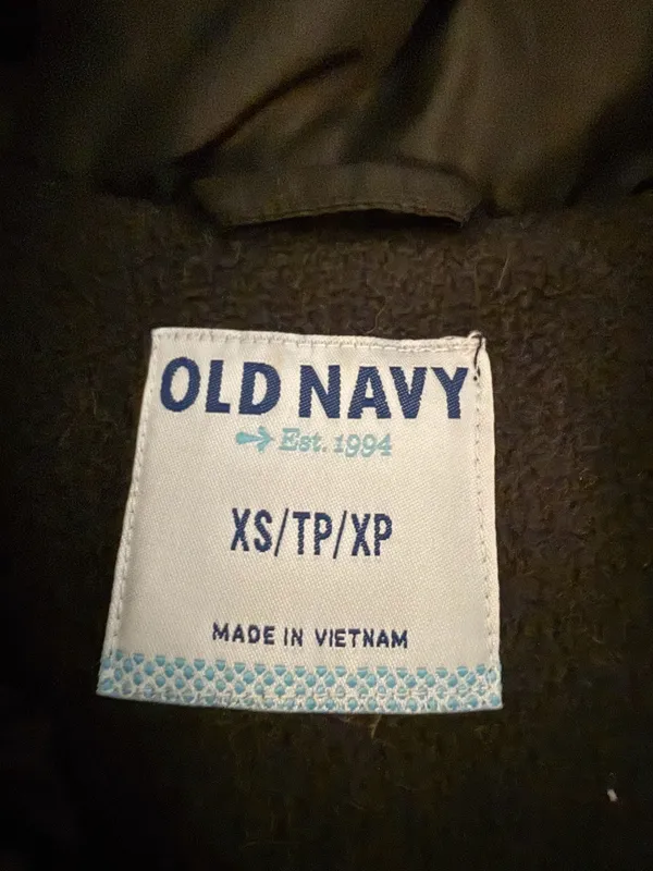Old Navy Women's Puffer Vest, Black-XS - Image 3