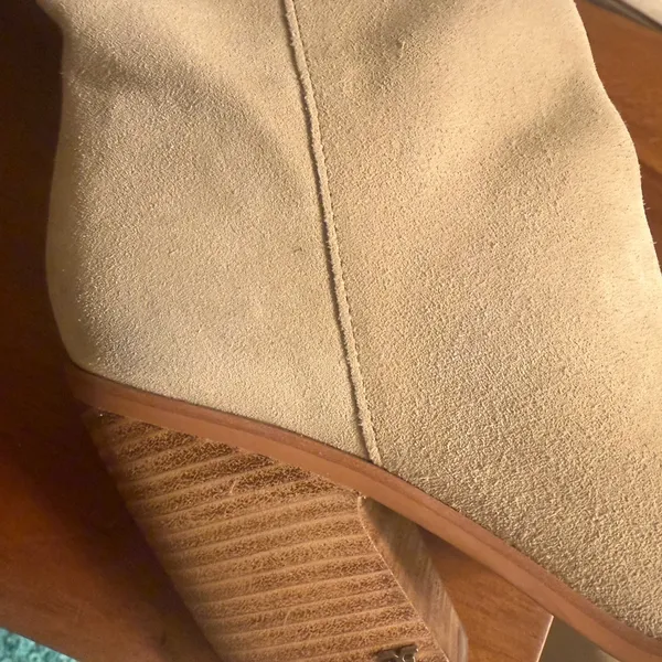 Sam Edelman Beige Heeled with side zippers Boots! - Image 8