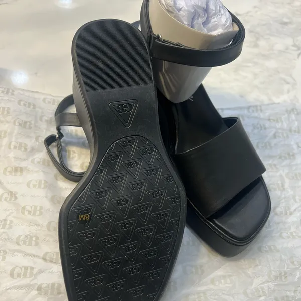 Gianni Bini Black Platform Shoes with Chunky Sole - Image 2