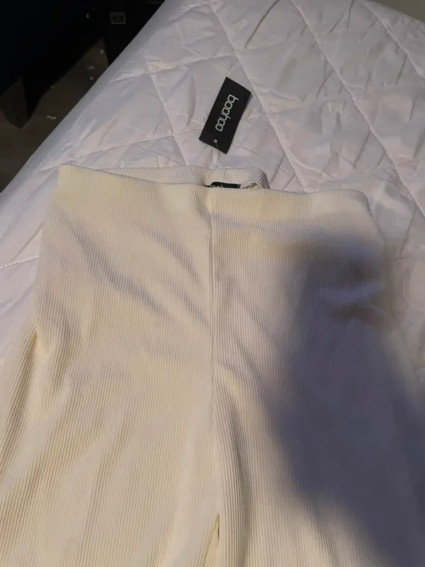 Size 3/4 Cream Colored Yoga Pants - Image 4