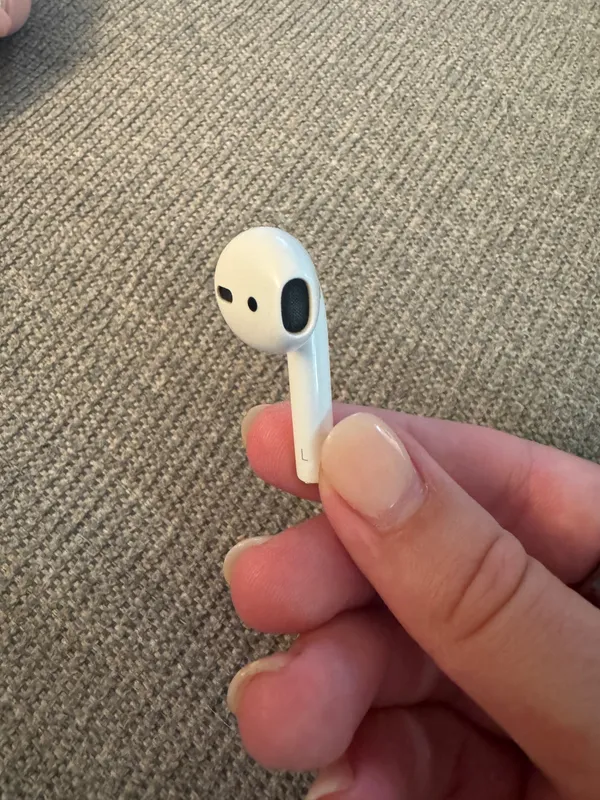 Apple AirPods 2nd Generation - Image 3